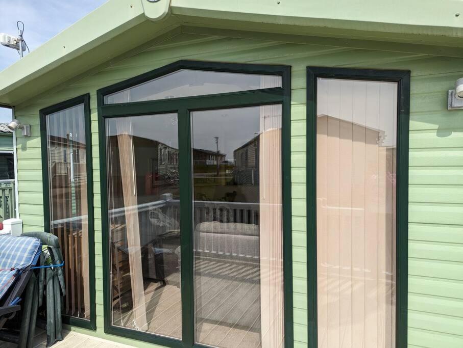 6 Berth Holiday Home On Ocean Edge Near Morecambe ヘイシャム エクステリア 写真